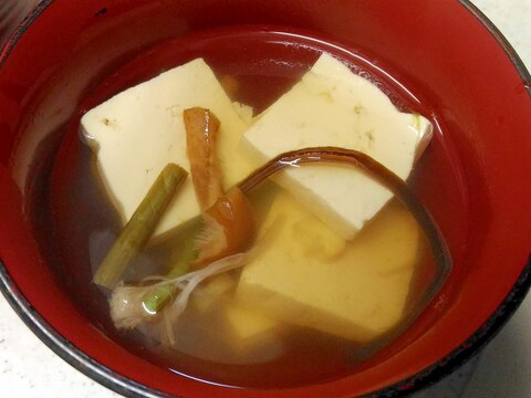 山菜と豆腐の澄まし汁